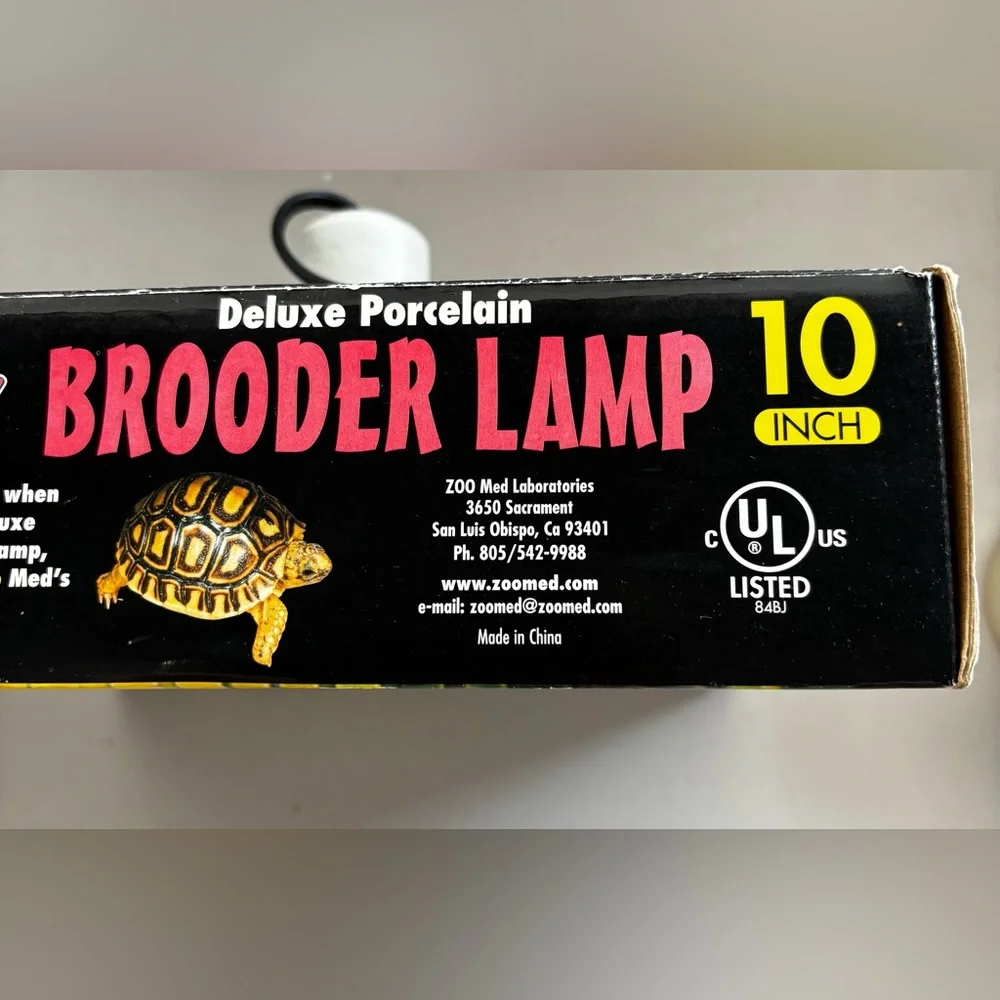 Zoo Med Deluxe Porcelain 10” Brooder Lamp